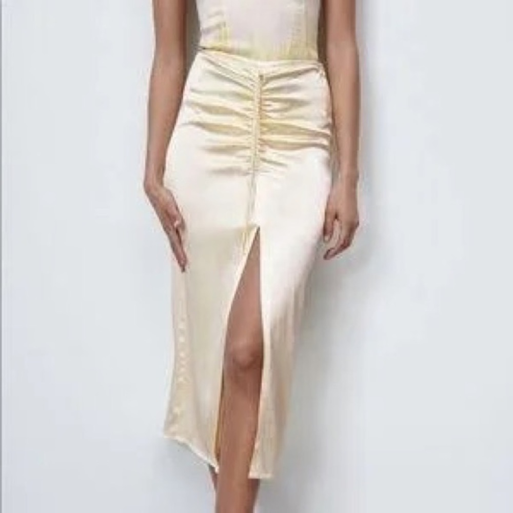NWT Zara Yellow satin maxi skirt with slit